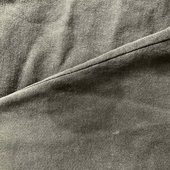 Hard Rock Cafe sweater (cropped) - Picture 2 of 2